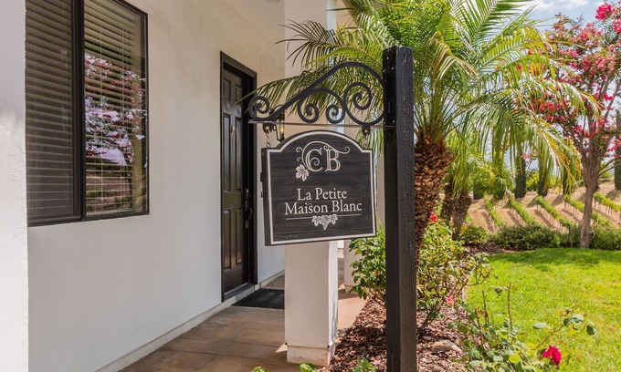 Temecula House | Charming Guest Cottage in Temecula Wine Country Escape