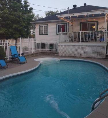 Downtown Gatineau House | Stylish Moroccan Guest House Near Ottawa with Pool Access