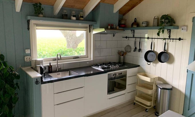 Burgerbrug Cottage | Tranquil Guest House with Private Garden & Ocean Views