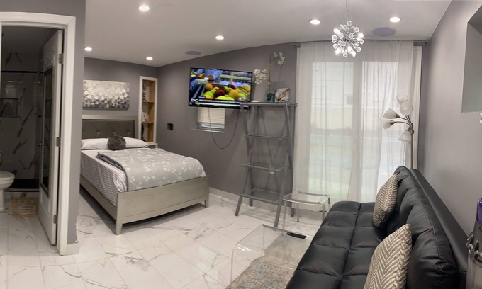 Woodmere Apartment | Beautiful guest house close to jfk