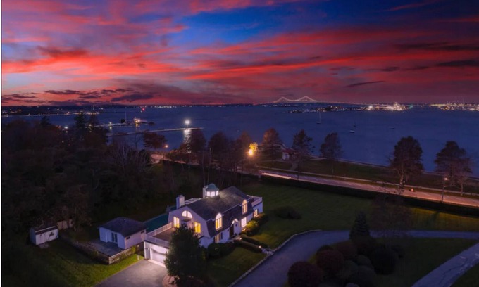 Fifth Ward House | Relaxing Harbor View 4-Bedroom Home with Private Pool