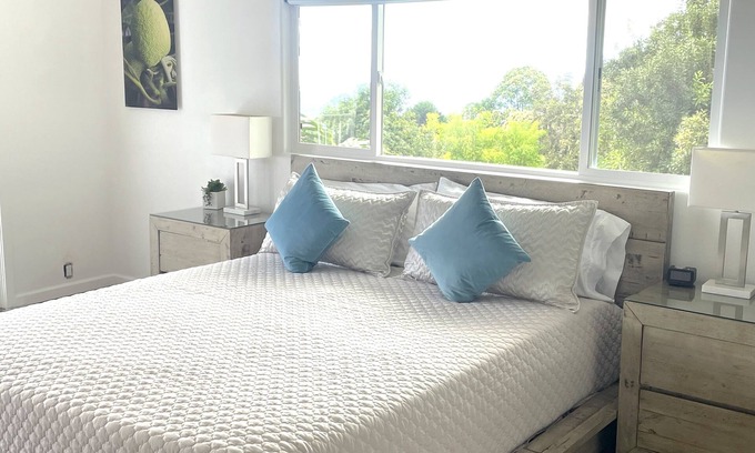Kailua-Kona Apartment | Incredible Hawaiian Studio with Breathtaking Views & Spa