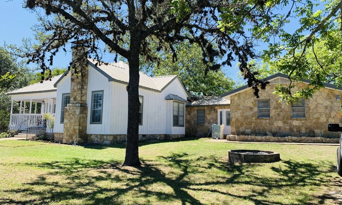 Blanco House | Elegant Historic Farmhouse Near Blanco State Park
