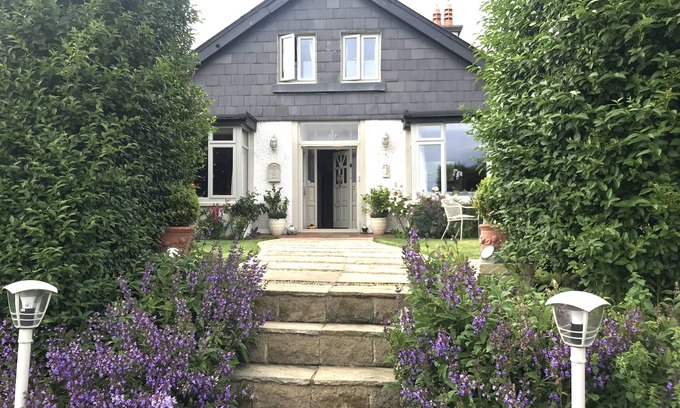 Baldoyle Bed & Breakfast | Charming Boutique B&B INN by the Irish Sea, 10/10 Rating