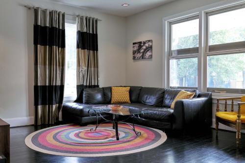 Old East Hill House | Historic Downtown Pensacola Hotel with Hot Tub & Perfect Score