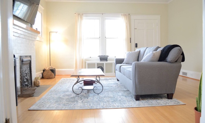 Aberdeen House | Historic Home Retreat in Quaint Downtown Aberdeen, NC