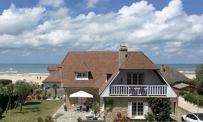 Benerville-sur-Mer House | Idyllic Beach House with Ocean View & Relaxing Garden