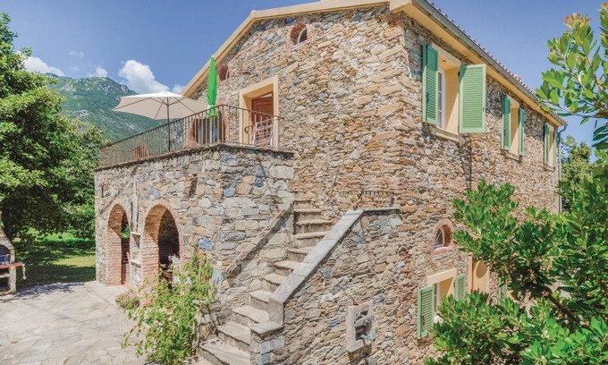 Santa-Maria-Poggio House | Inviting 3 Bedroom Retreat with Ocean View in Santa Maria Poggio