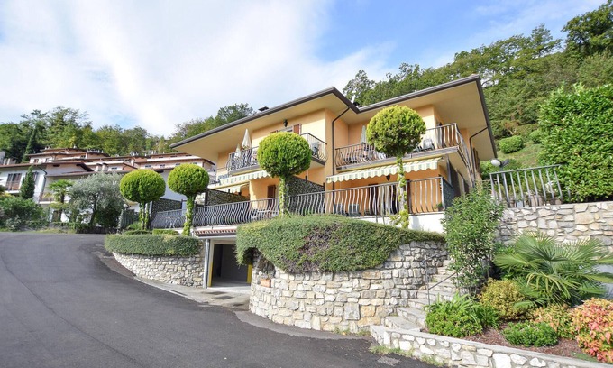Voiandes House | Panoramic View Apartment with Pool & Pet-Friendly Amenities