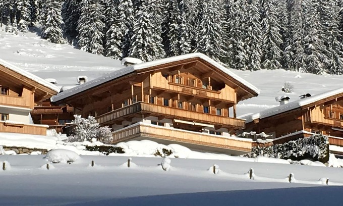 Alpbach Apartment | Cozy Holiday Flat Just 6 Minutes from the Ski Lift