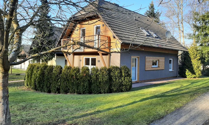 Feriendorf Silbersee House | Idyllic Holiday Home at Silbersee with Pool & Spa Access