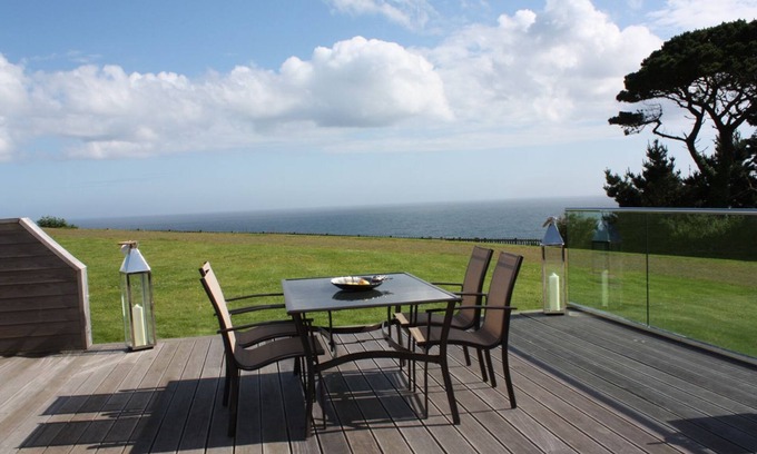 Talland House | Idyllic Holiday Home Steps from Talland Beach, Rated 10/10
