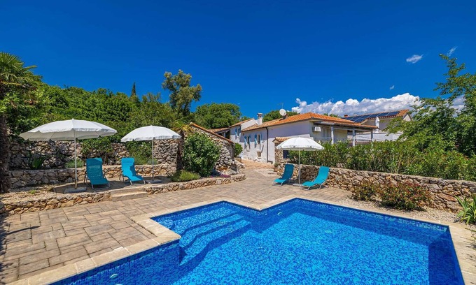 Cizici House | Idyllic Holiday House Neva with Ocean View and Pool
