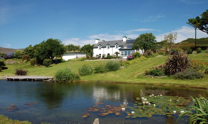Goleen House | Idyllic Holiday Resort with Oceanfront Pool in Ireland