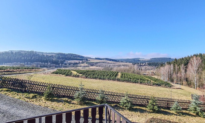 Adorf House | Relaxing Nature Getaway with Lake View and Spa Amenities