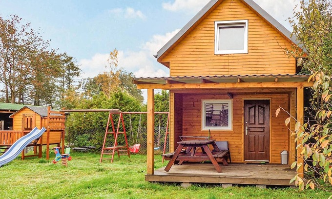 Krokowa House | Cozy 2-Bedroom Getaway in Karwienskie Blota
