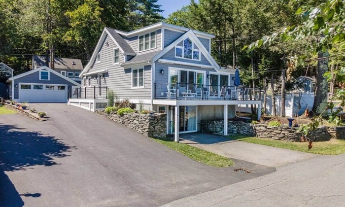Spofford House | Idyllic Lakefront Retreat with Spa & Breakfast at Spofford