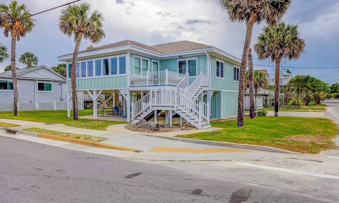 Edisto Island House | Beachfront Escape with Ocean Views and Relaxing Patio