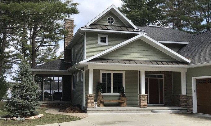 Sanford House | Cozy Home Away from Home with Kitchen & Breakfast Options