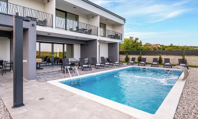 Breznicki Hum House | Spacious 5 Bedroom Getaway in Gornji Kraljevec