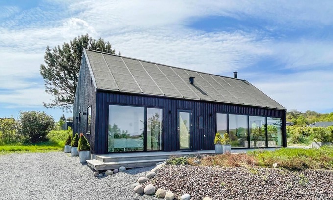 Sandvig House | Family-Friendly 3 Bedroom Stay in Allinge with Ocean Views