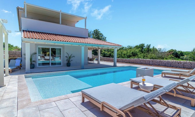 Barban House | Unforgettable Getaway in a Stylish Vacation Home with Pool