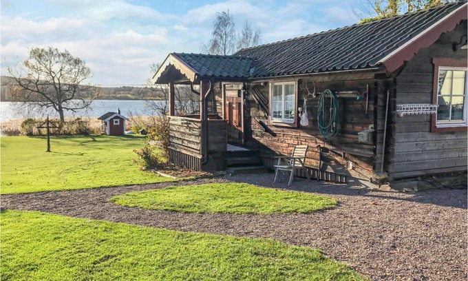 Falun House | Beautiful Home in Botolfsbo with Scenic Lake Views