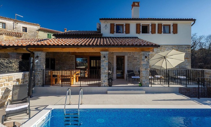 Marcenegla House | Discover Villa Poji: Relaxing Retreat with Pool and Spa