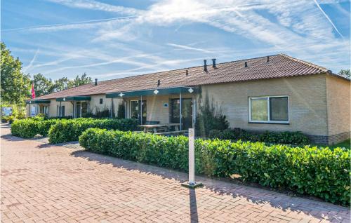 Linde House | Welcoming Home in Den Ham with Kitchen & Family-Friendly Perks