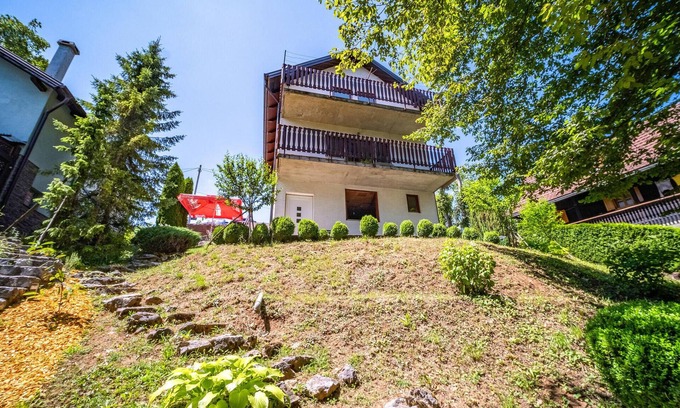 Generalski Stol House | Enjoy a Serene 3 Bedroom Retreat in Duga Resa