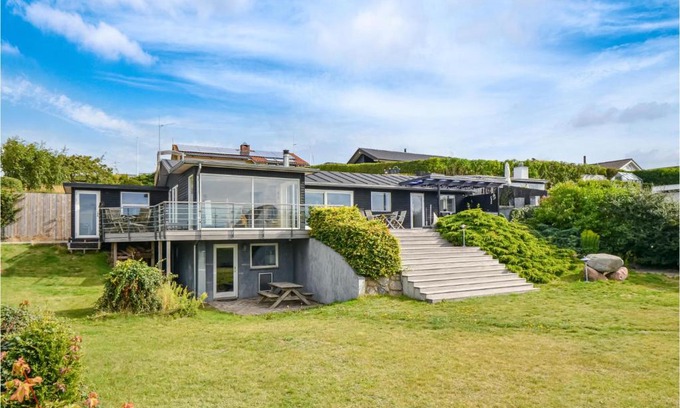 Egsmark Strand House | Scenic Home in Ebeltoft with Sea View and Family Friendly