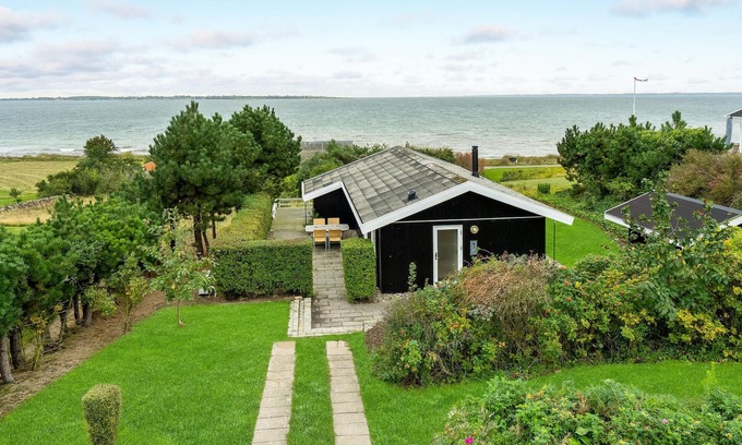 Bøjden House | Relaxing Holiday Home with Ocean View for Your Escape