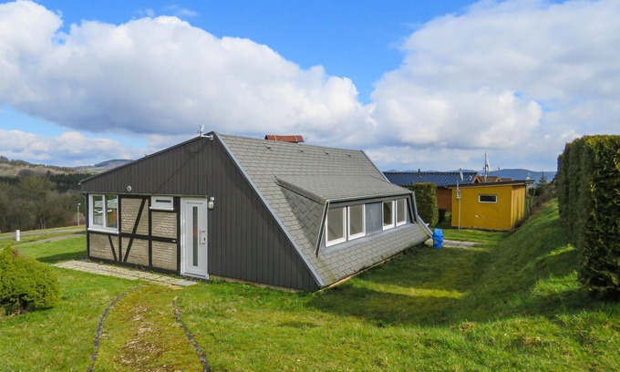Ferienhausgebiet Hillenseifen House | Spacious 3 Bedroom Accommodation in Pet-Friendly Gerolstein