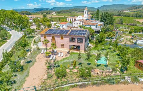 Font-Rubi House | Pet-Friendly Retreat in Guardiola De Fontrubí with Pool