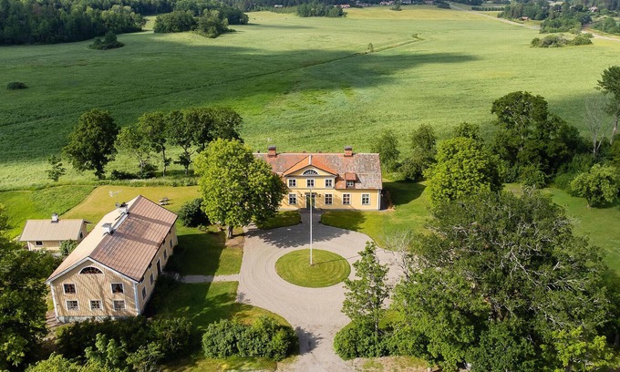 Holo House | Beautiful Home in Hölö With Wifi and 7 Bedrooms