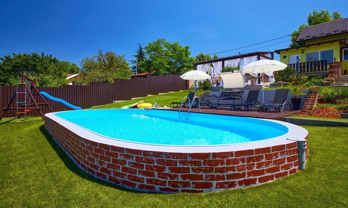 Brckovljani House | Spacious 4-Bedroom Retreat in Hrebinec with Pool & Spa