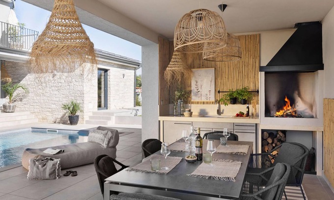 Kastelir-Labinci House | Discover Villa Moving Mountains: Pool, Spa & Pet-Friendly Stay