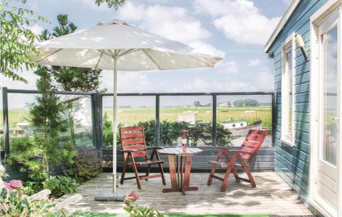 Lauwerzijl House | Charming Home in Lauwerzijl with Kitchen and Pool Access