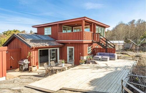 Grundsund House | Relaxing Home in Lysekil with Sauna & Pet-Friendly Amenities