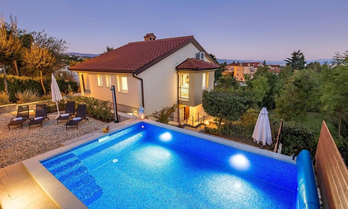 Mihotici House | Exceptional 4-Bedroom Accommodation with Ocean Views in Matulji