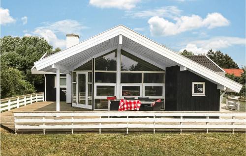 Nakskov House | Cozy Home in Nakskov with Sauna for Family and Pets