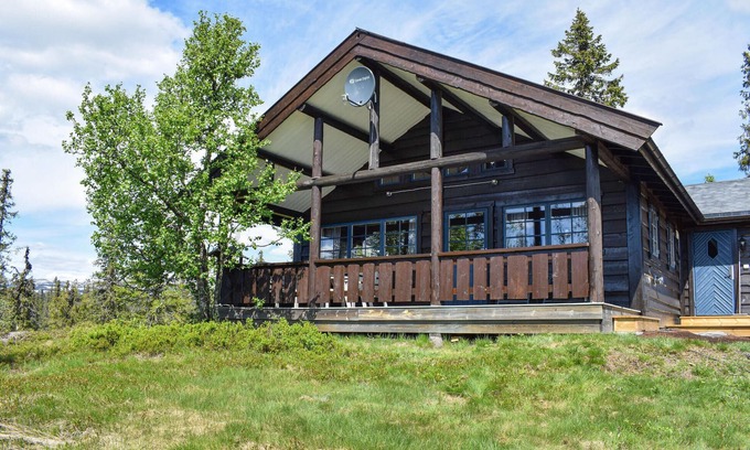 Nordre Land House | Secluded Wooden Cabin with Lake View and Spa Amenities
