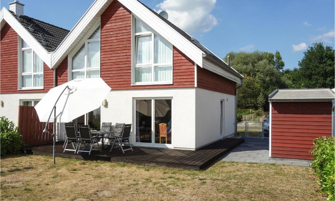 Nordhorn House | Family-Friendly Home in Nordhorn with Full Kitchen