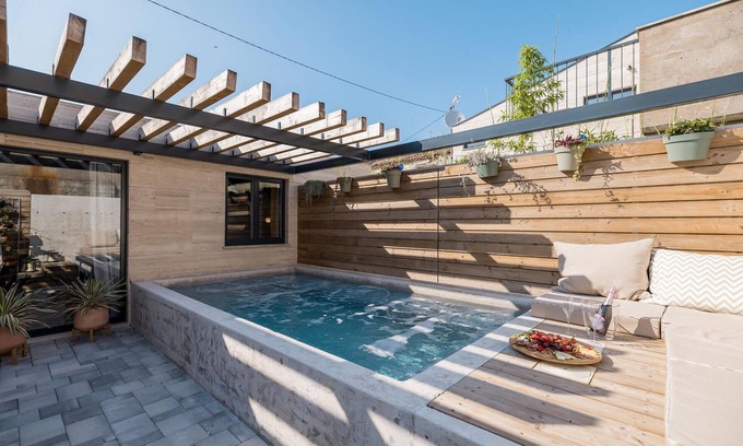 Privlaka House | Relaxing Oceanfront Vacation Home with Private Pool