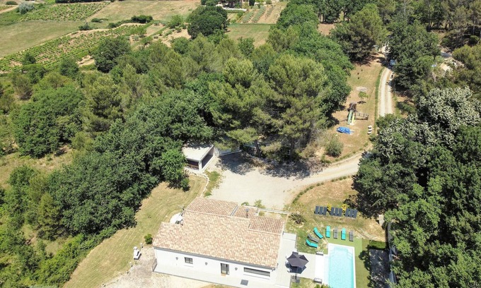 Rognes House | Relax in a Cozy Vacation Home with Pool and Spa Access