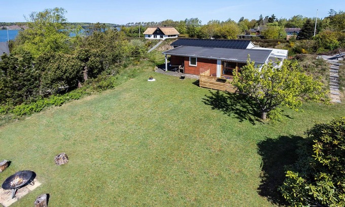 Sallingsund House | Cozy 2-Bedroom Retreat with Ocean View in Roslev