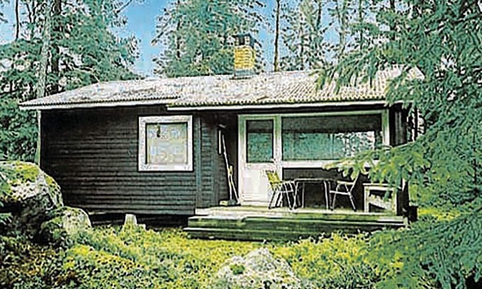 Hylte House | Serene Retreat with Lake View and Spa Amenities