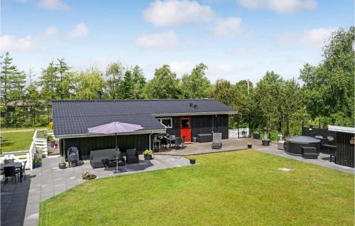 Skjern House | Inviting Home in Skjern with Fully Equipped Kitchen