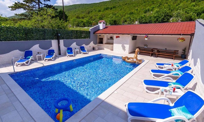 Slivno House | Beautiful home in Slivno with WiFi