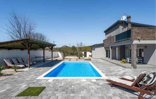 Stankovci House | Inviting 4-Bedroom Home in Stankovci with Pool & Pets Welcome
